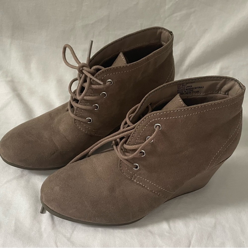 7.5 Arizona Jean Company Booties